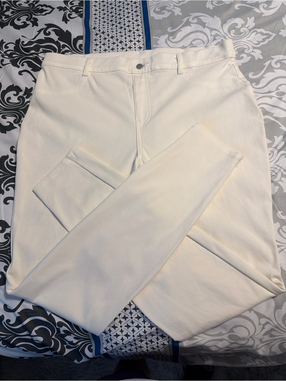 Slim Fit Cream/White Pants